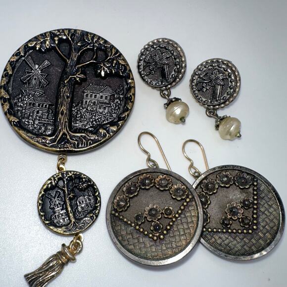 Bundle lot antique Victorian pictorial buttons upcycled brooch 2 pair earrings - Picture 2 of 9